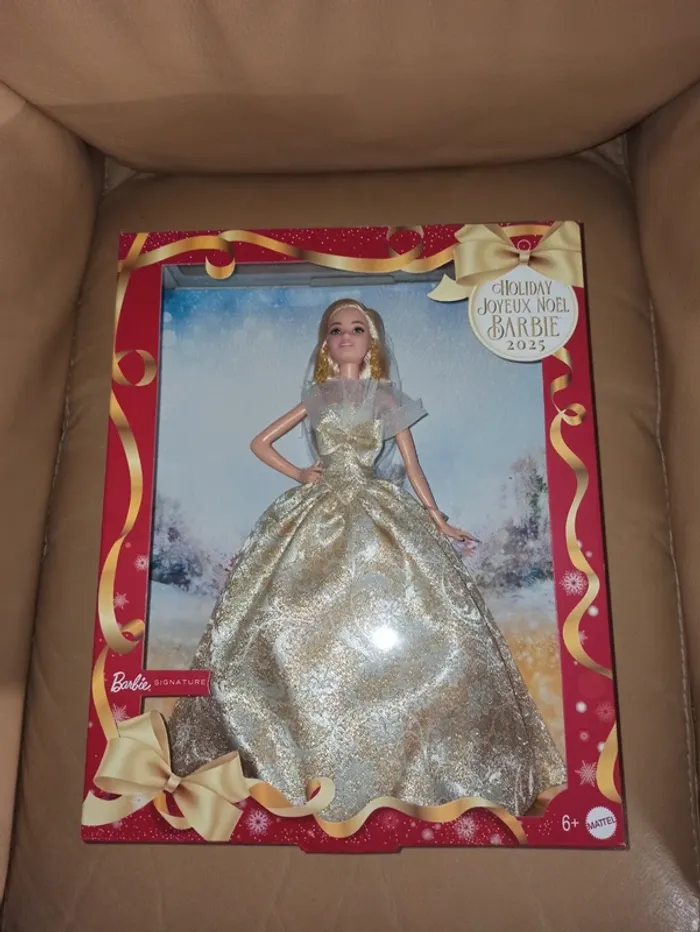 Neuve barbie Noël 2025