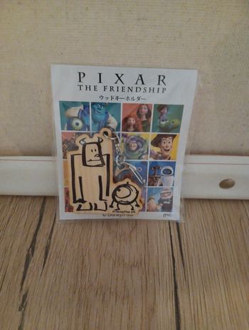 Porte clef Pixar monstre et compagnie en bois