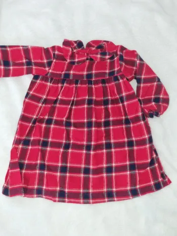 Robe manches longues taille 9 mois