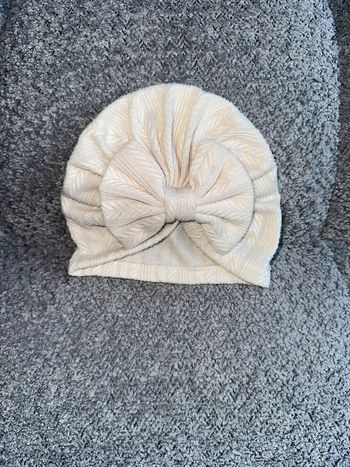 Bonnet / bandeau / turban de tête gros noeud crème