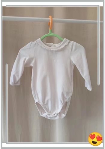 Body blanc dentelle col 6/9mois H&M