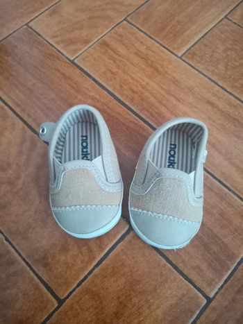 Petits chaussons / petites chaussures noukies jamais portées