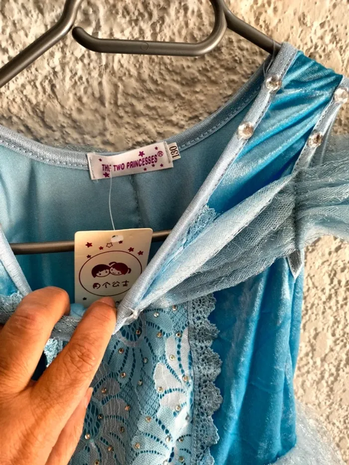 Robe majestueuse bleu avec accessoires neuve 130 cm - photo numéro 10
