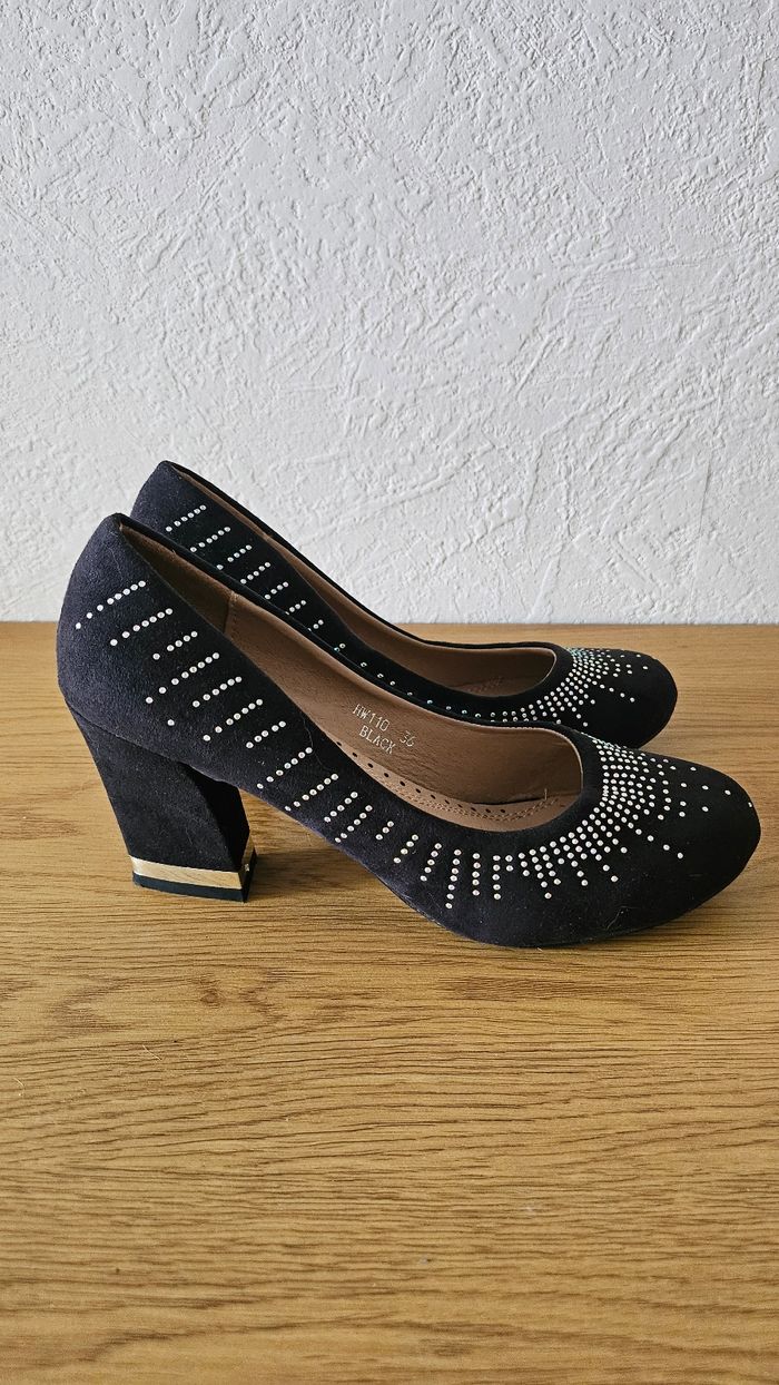 Belles chaussures à talons pointure 36 neuves - photo numéro 3