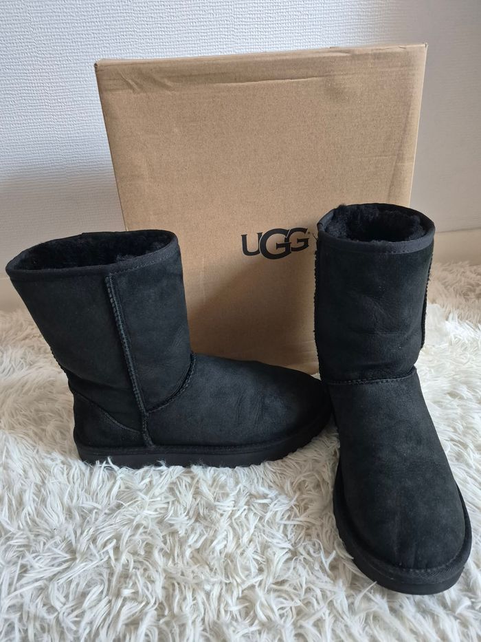 UGG noire - Taille 40 - Neuve - photo numéro 6