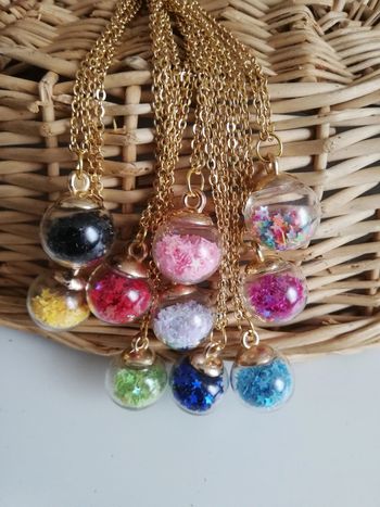 Lot de 10 colliers de Noël boules en verre et paillettes étoiles