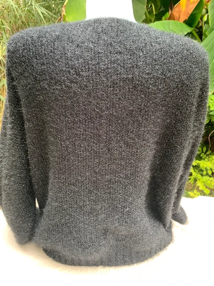 Pull Tissaia col V noir tres bon état taille 42/44 - photo numéro 7