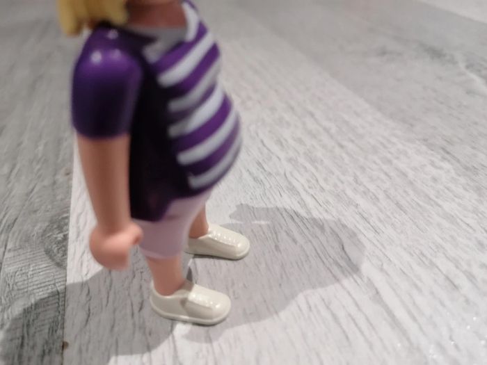 Playmobil femme enceinte avec banc 🤰🏻 - photo numéro 6