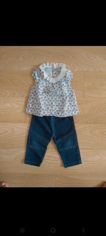 Ensemble jean + haut col ondulé 12 mois