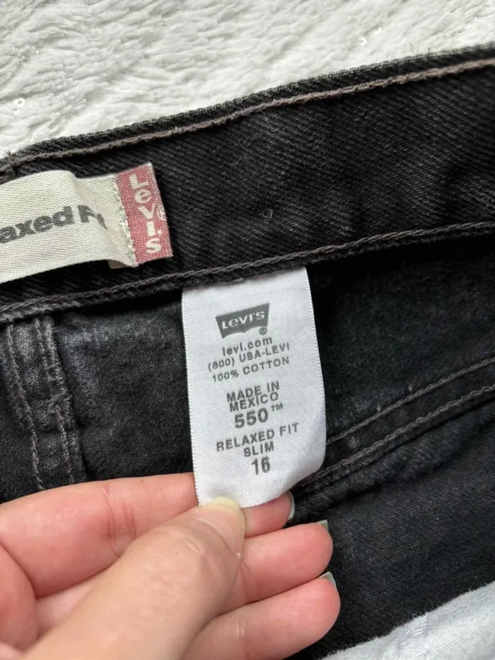 Jean Levi’s femme 550 Relaxed Fit W26 L28 S/36 Gris anthracite noir Mexico US rare y2k 2000s - photo numéro 9