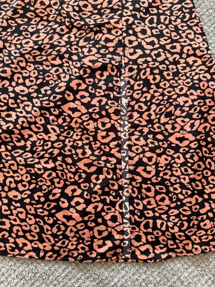 Jupe longue ouvert sur le coter taille haute motif léopard orange et noir (38) - photo numéro 3