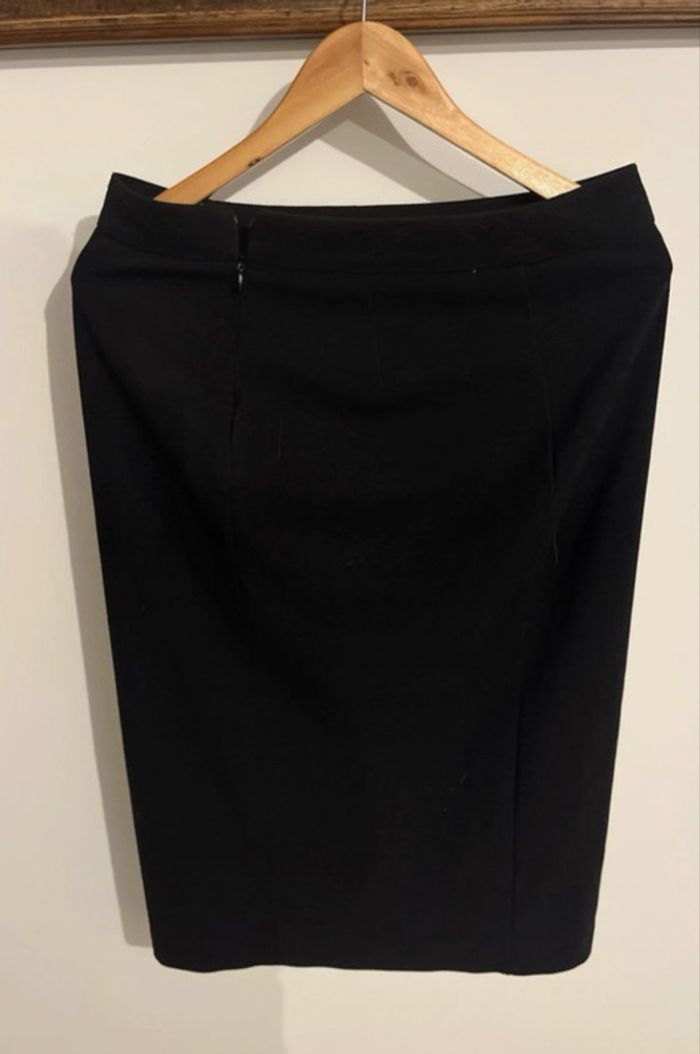 Jupe noire - photo numéro 2
