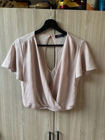 Blouse crop top pailleté cache cœur Bershka