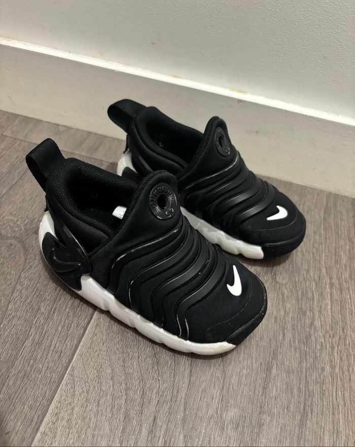 Baskets Nike Dynamo go