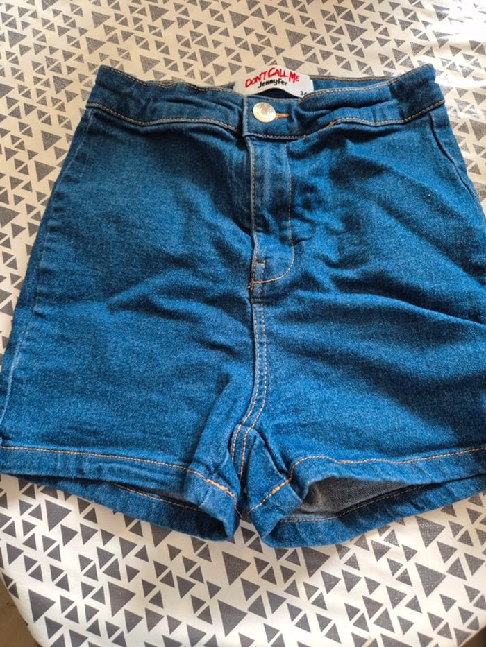 Short jeans