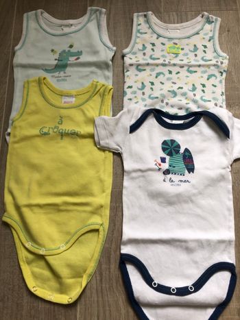 Lot de bodie 6 mois