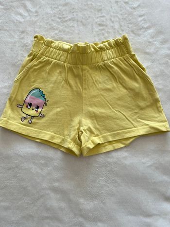 Short H&M taille 104cm/3-4ans