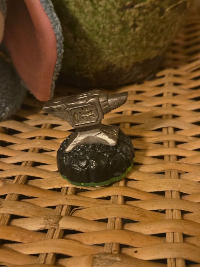 💜Figurine skylanders anvil rain spyro's aventure - photo numéro 3