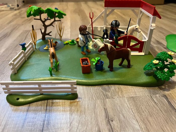 Playmobil paddock