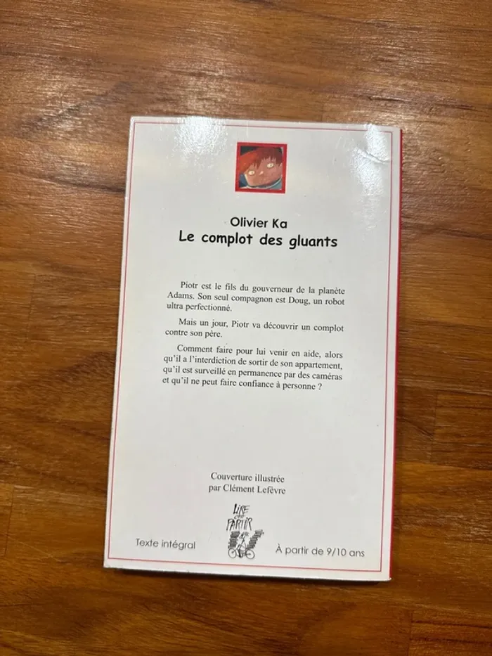 Livre le complot des gluant - photo numéro 3