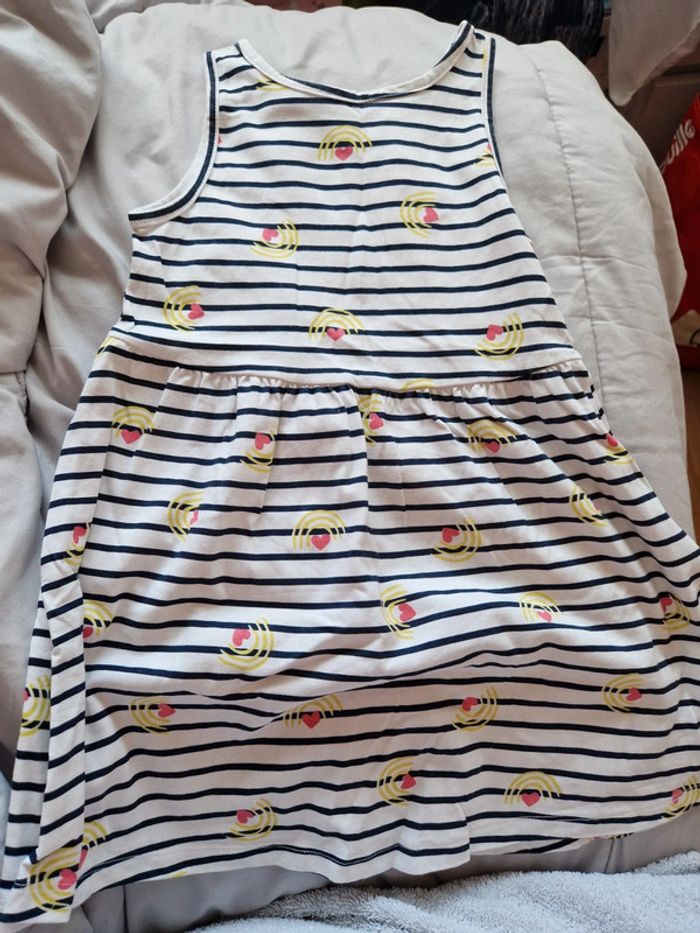 Robe blanche rayé bleu