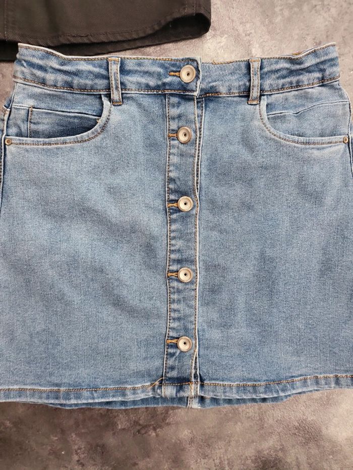 Lot 2 jupes fille 11-12 ans très bon état - photo numéro 2