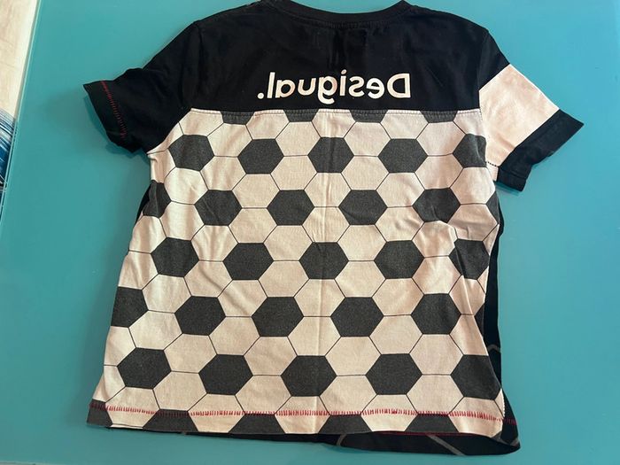 T-shirt, ballon de foot Desigual - photo numéro 3