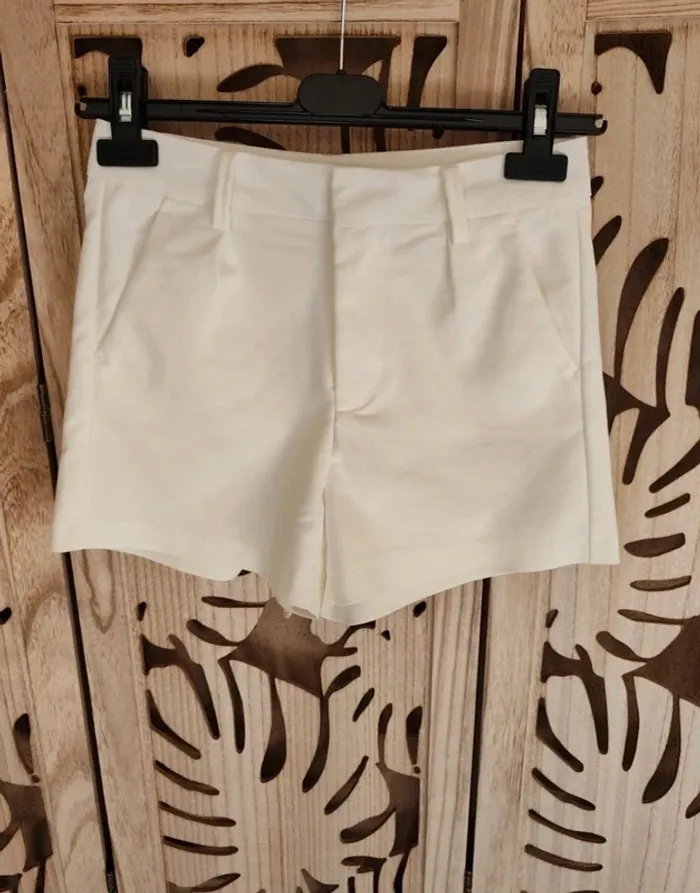 Short couleur écru T 34 Jennyfer