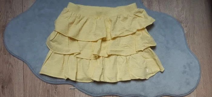 Jupe à volants okaidi jaune 8 ans état neuve