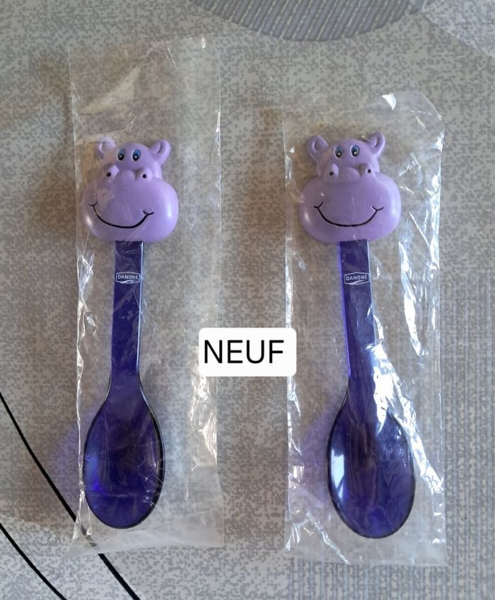 Ensemble assiettes et vaisselle NEUVES pour bébé - photo numéro 7