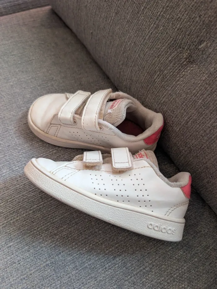 Basket adidas 21 blanc et rose