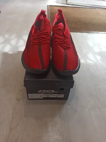 Baskets rouge et noire homme 43