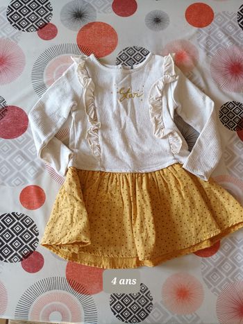 Robe étoilée 🌟 taille 4 ans