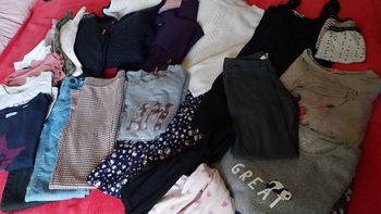 1 lot de 21 vêtements fille 10 ans