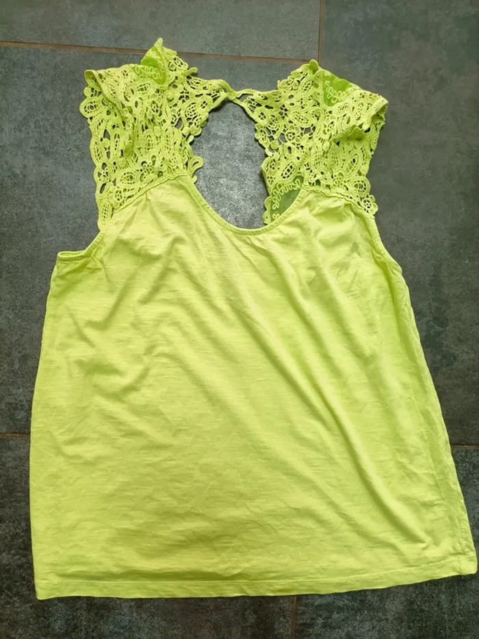 Top dentelle broderie
