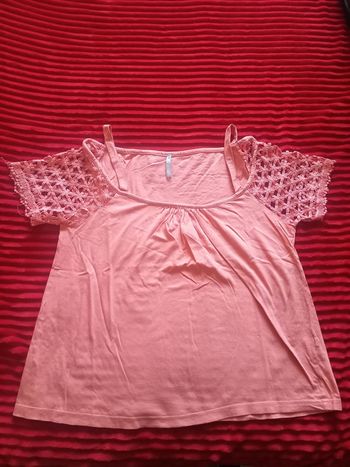 Tee-shirt épaule ouverte