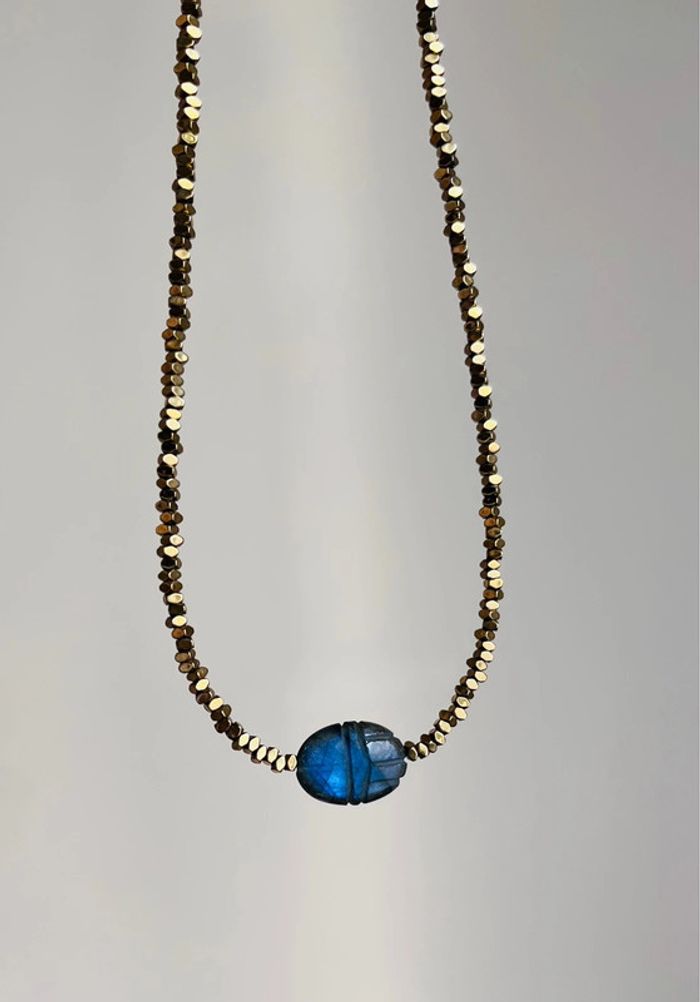 Collier amulette scarabée Labradorite et micro hématites - photo numéro 5