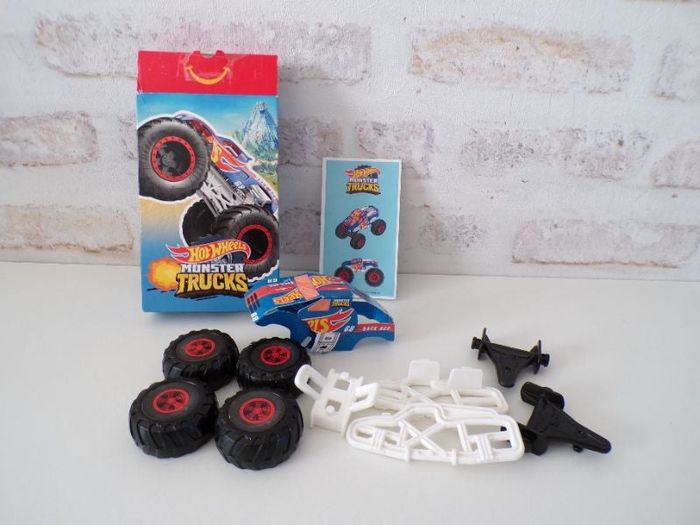 Monster Trucks - Hotwheels - Race Ace 68  (J1)