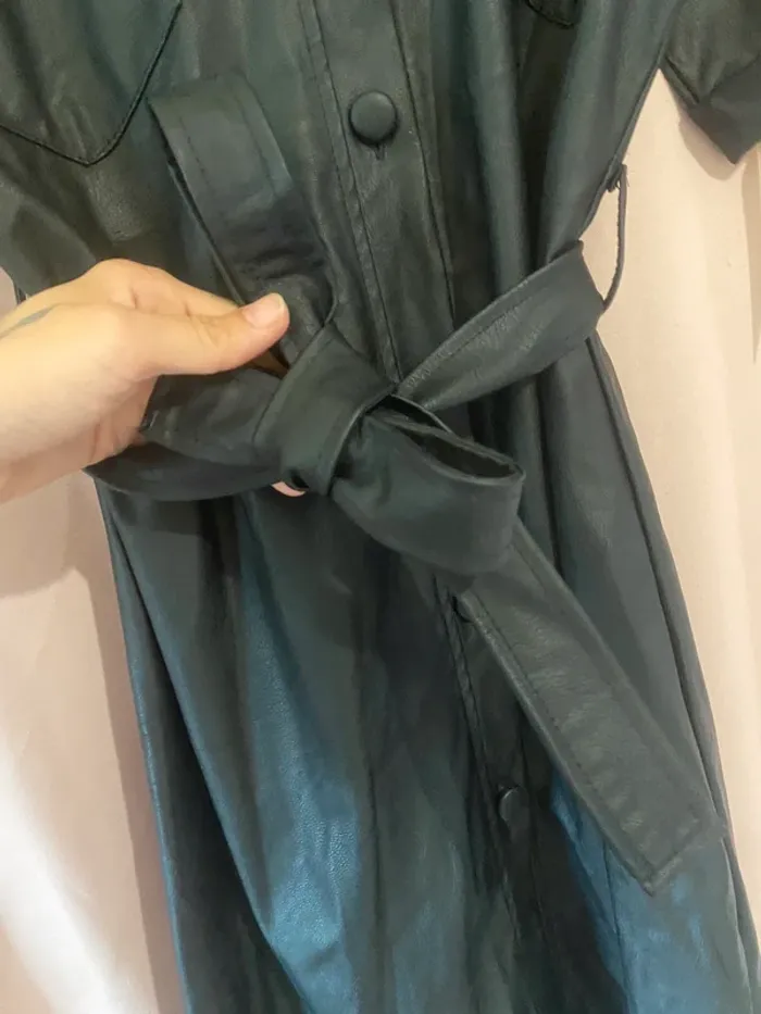 Robe simili cuir noire - photo numéro 6
