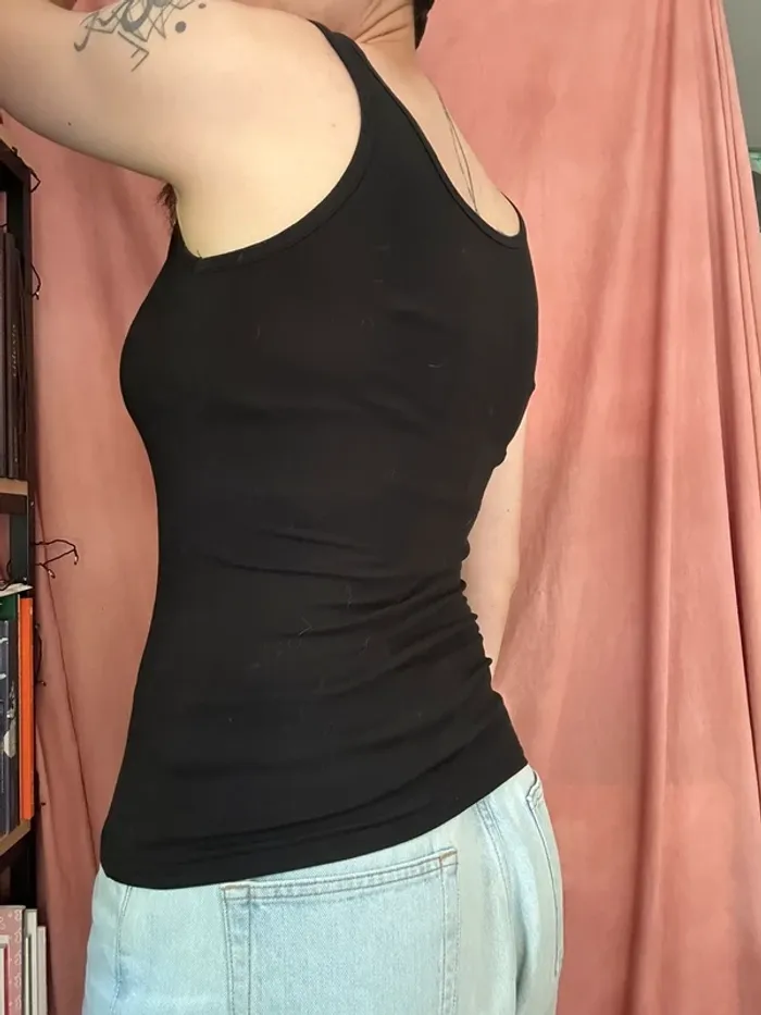 T-shirt sans manche noir - photo numéro 2