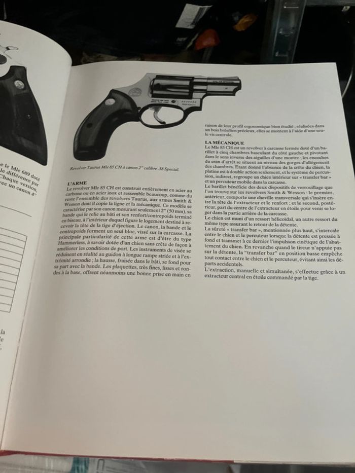 Pistolets et Revolvers du Monde Entier” P. Caiti – Éditions De Vecchi – Collector - photo numéro 3