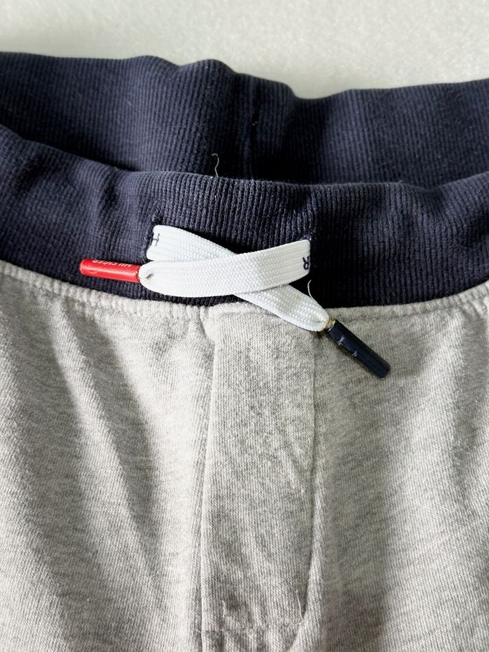 Pantalon de sport jogging coton gris Tommy Hilfiger taille L enfant ( 16-18 ) en très bon état - photo numéro 6