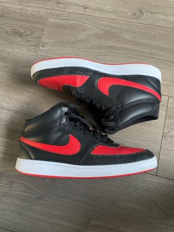 Air Jordan rouge et noire