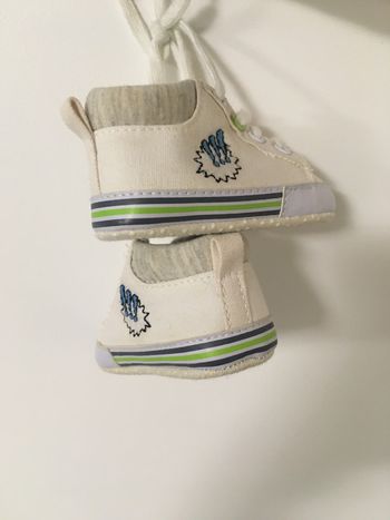 Chaussures baskets bébé pointure 17 / 18 neuves marque Grain de blé