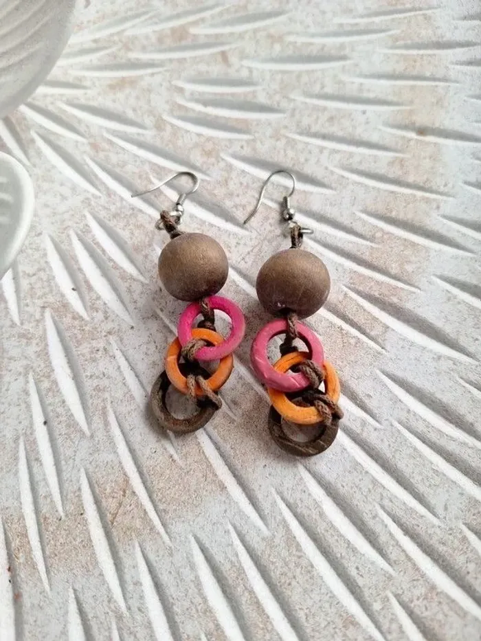 Boucle d'oreille en bois