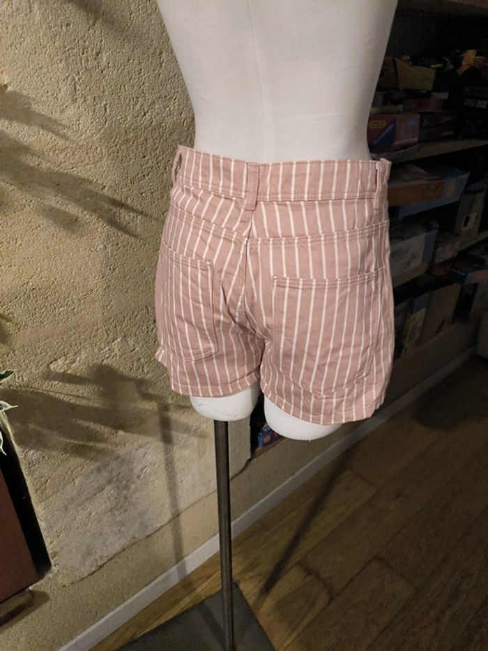 Short à rayures blanches et roses camaïeu taille 36 - photo numéro 4