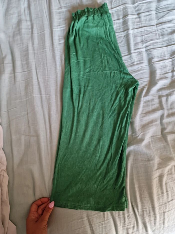 Pantalon fluide vert Kiabi + legging noir court - photo numéro 8