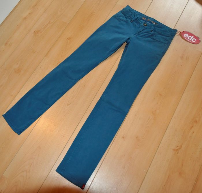 ESPRIT pantalon slim vert T.32 regular, Neuf avec étiquette - photo numéro 2