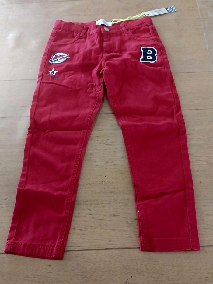 Lot de 3 pantalons garçon 8ans neufs - photo numéro 2