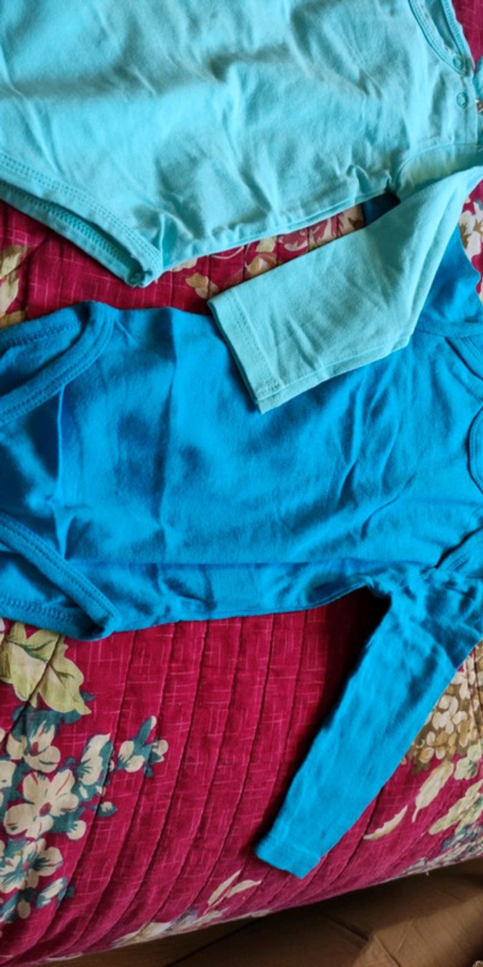 Lot 2 bodies 1 an - photo numéro 3